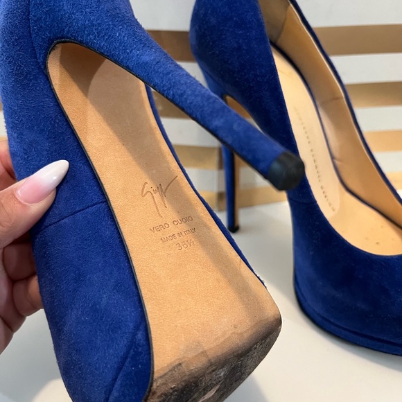 GZ authentic blue suede peep toe platform 35 1/2 I wear a 6.5 - Picture 2 of 2